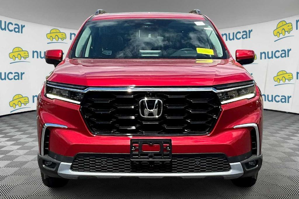 new 2025 Honda Pilot car, priced at $52,556