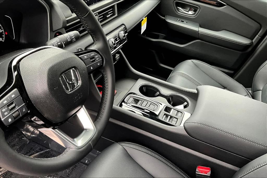 new 2025 Honda Pilot car, priced at $52,235