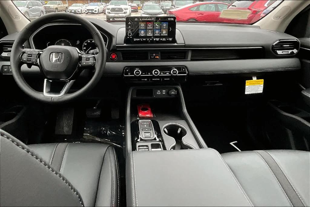 new 2025 Honda Pilot car, priced at $52,235