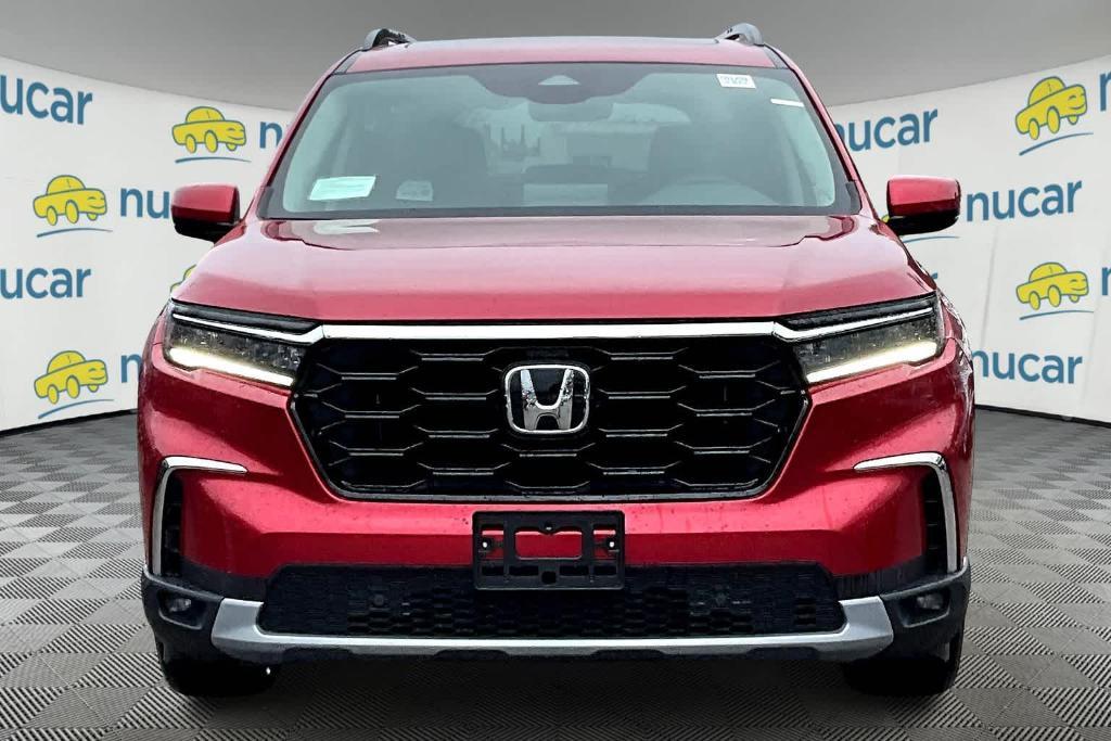 new 2025 Honda Pilot car, priced at $52,235