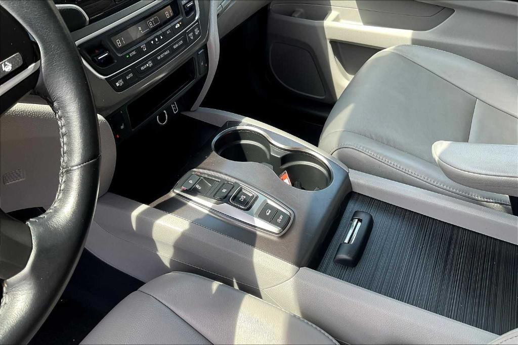 used 2022 Honda Pilot car, priced at $30,900