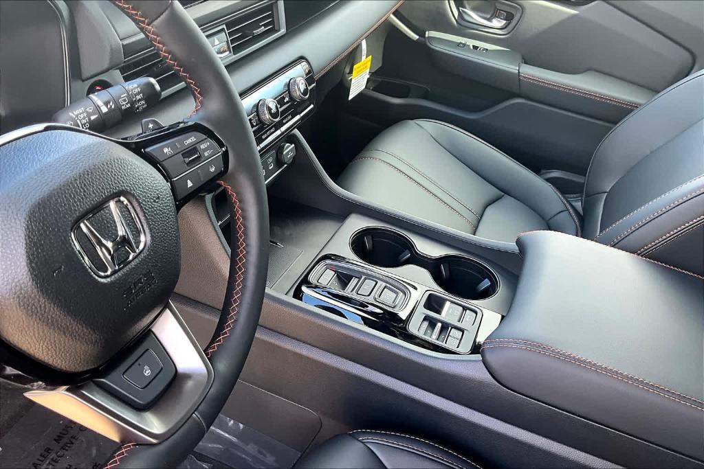 new 2025 Honda Pilot car, priced at $52,090