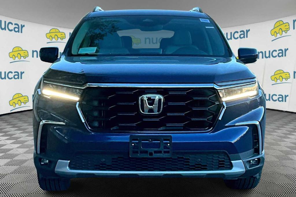 new 2025 Honda Pilot car, priced at $51,780