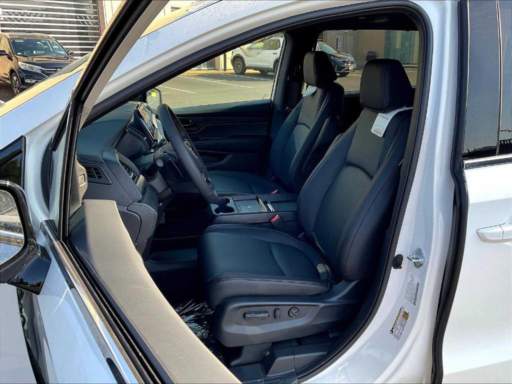 new 2026 Honda Odyssey car, priced at $44,295