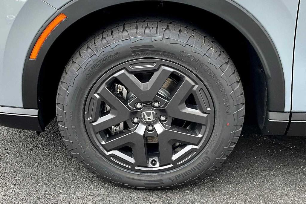 new 2026 Honda CR-V Hybrid car, priced at $39,999