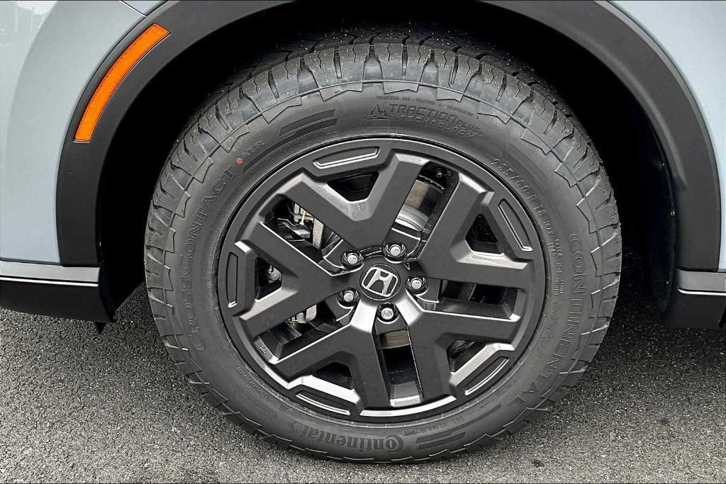 new 2026 Honda CR-V Hybrid car, priced at $40,304