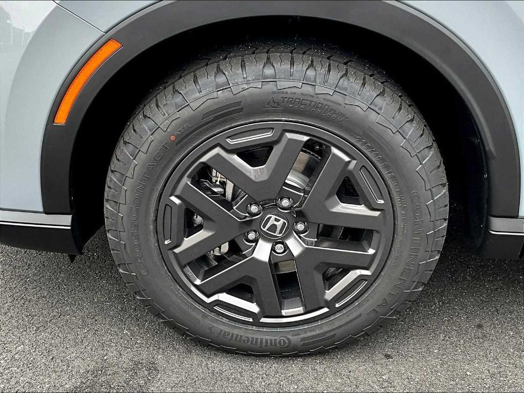 new 2026 Honda CR-V Hybrid car, priced at $40,650