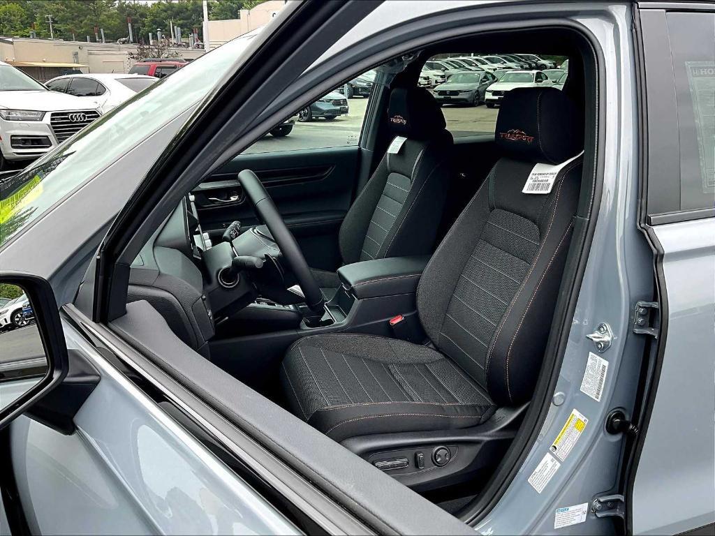 new 2026 Honda CR-V Hybrid car, priced at $40,650