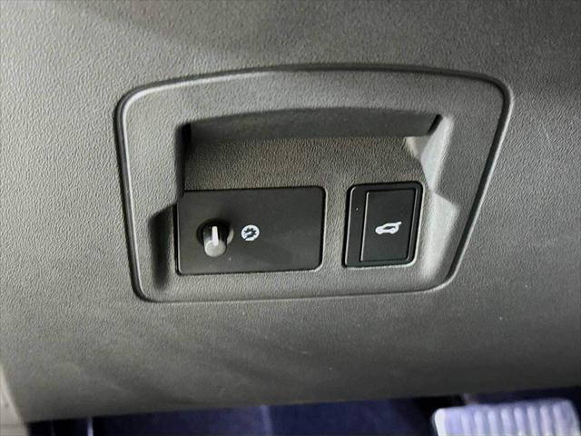 used 2021 Land Rover Range Rover Velar car, priced at $38,998