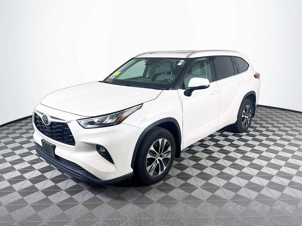 used 2020 Toyota Highlander car, priced at $31,298