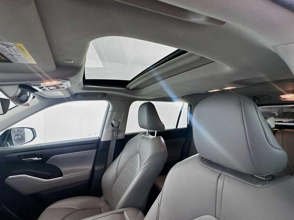 used 2020 Toyota Highlander car, priced at $31,298