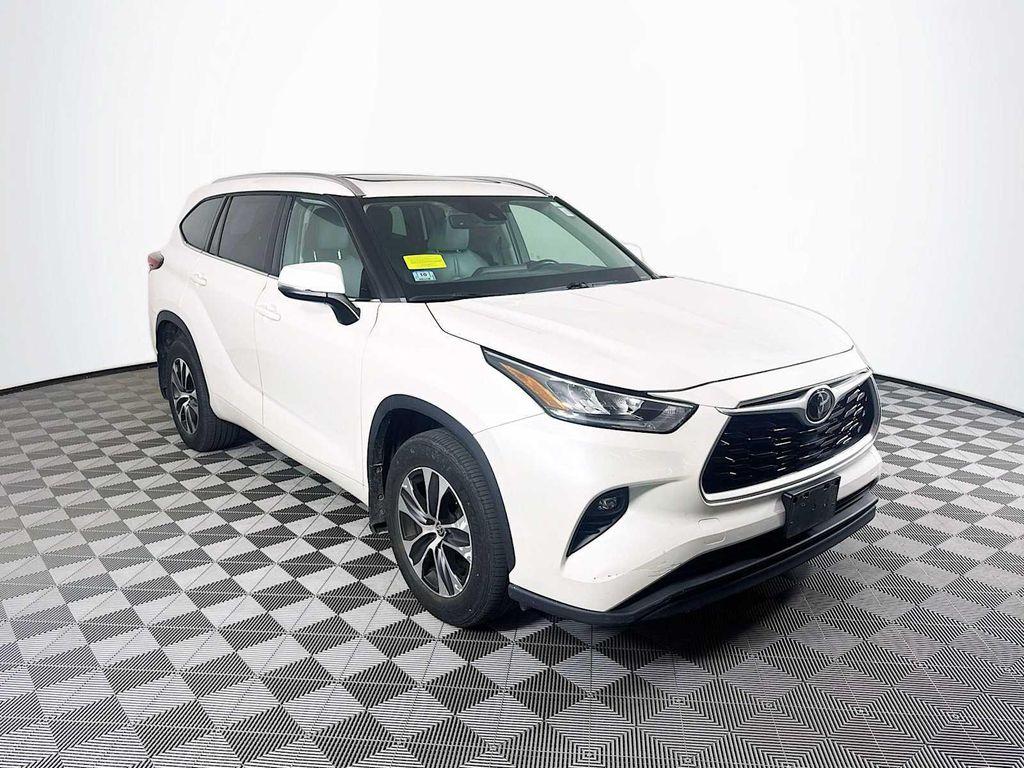 used 2020 Toyota Highlander car, priced at $31,298