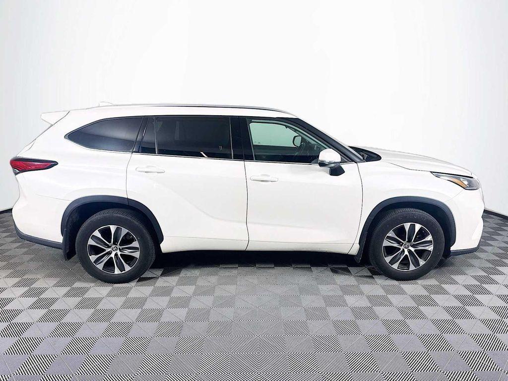 used 2020 Toyota Highlander car, priced at $31,298