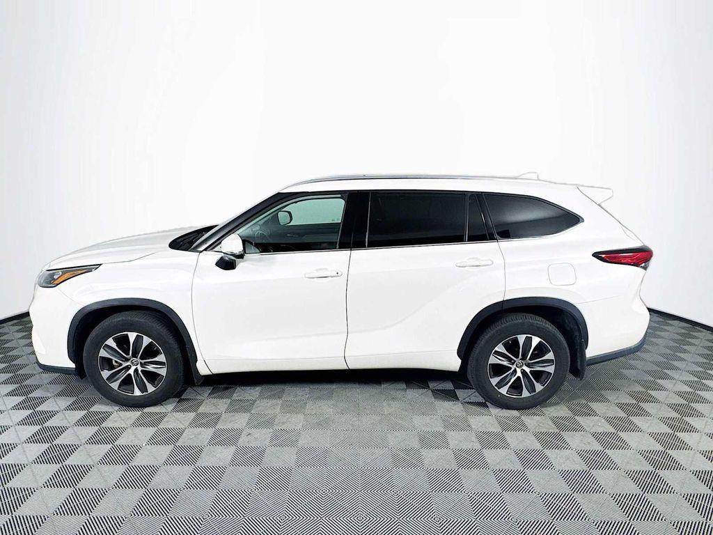 used 2020 Toyota Highlander car, priced at $31,298