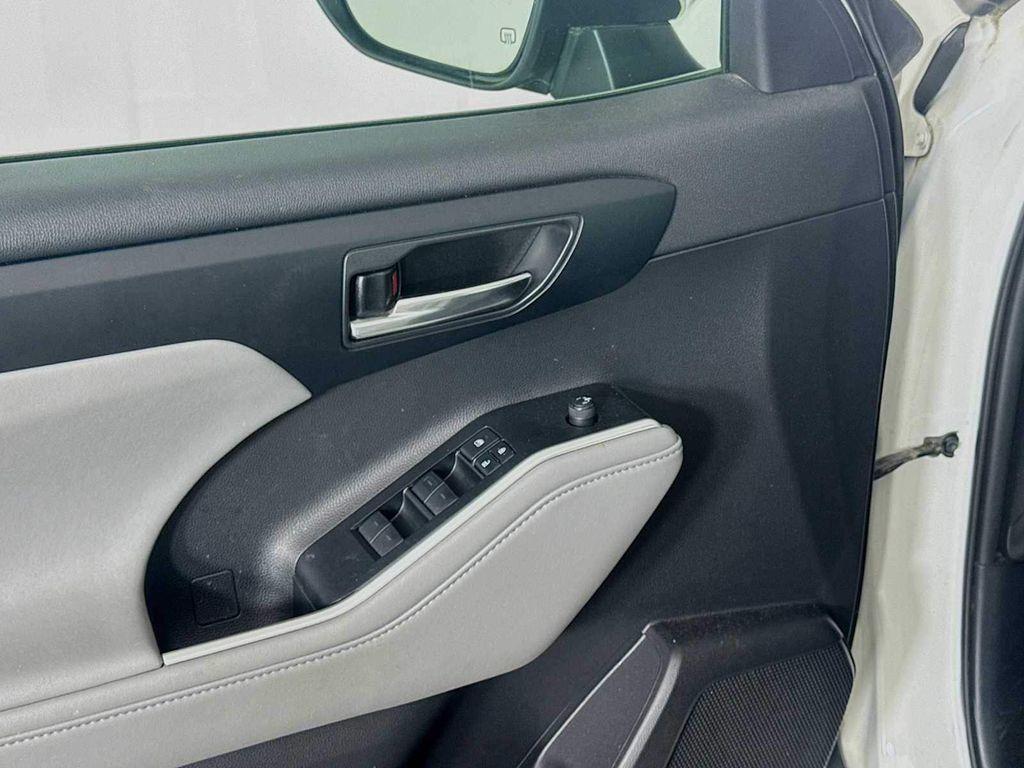 used 2020 Toyota Highlander car, priced at $31,298