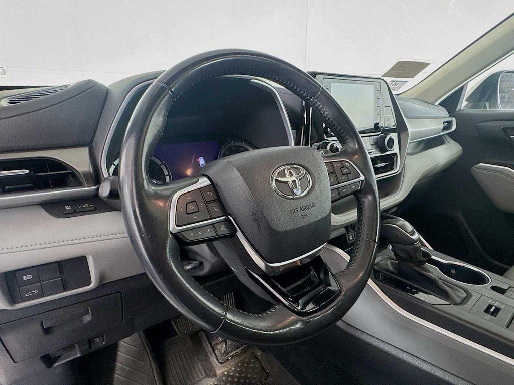 used 2020 Toyota Highlander car, priced at $31,298