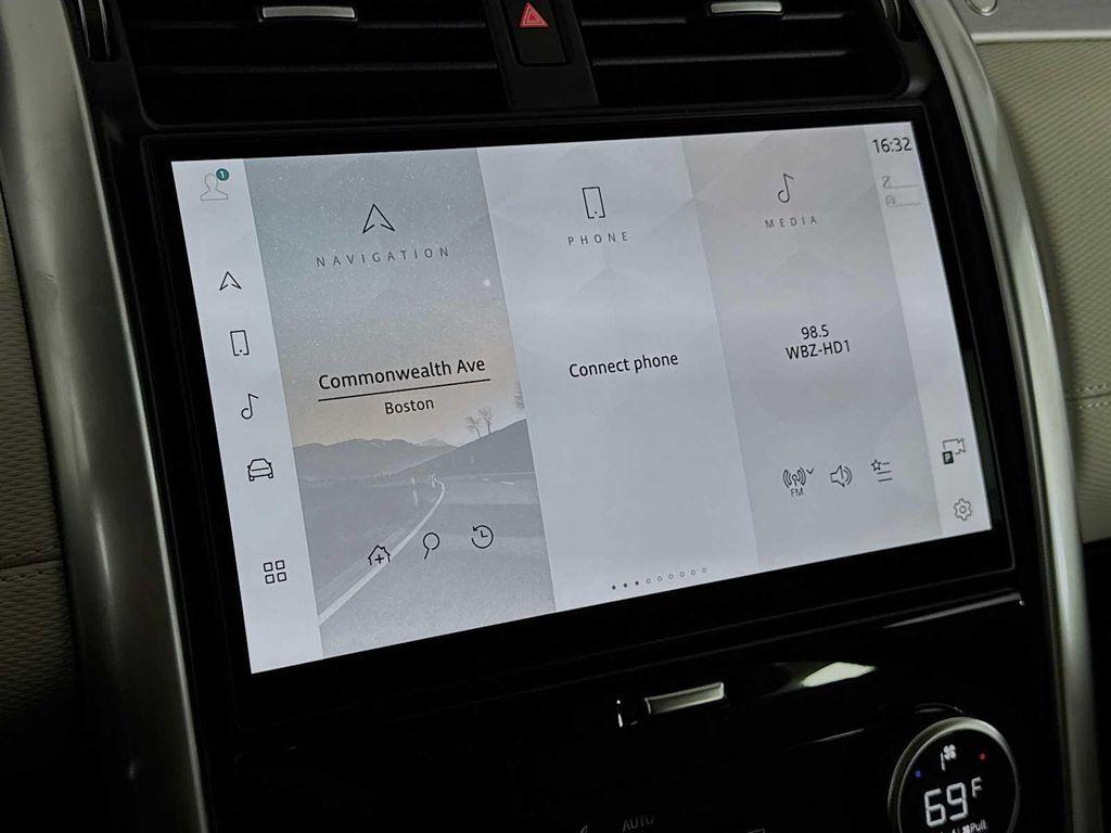 new 2025 Land Rover Discovery car, priced at $79,453