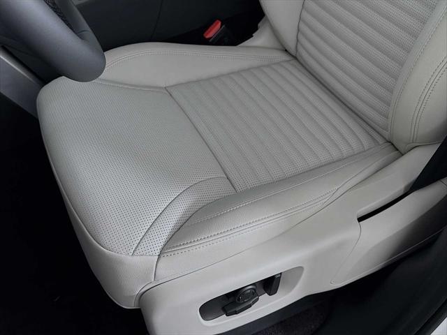 new 2025 Land Rover Discovery car, priced at $79,453