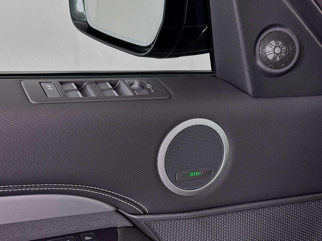 new 2025 Land Rover Discovery car, priced at $82,088