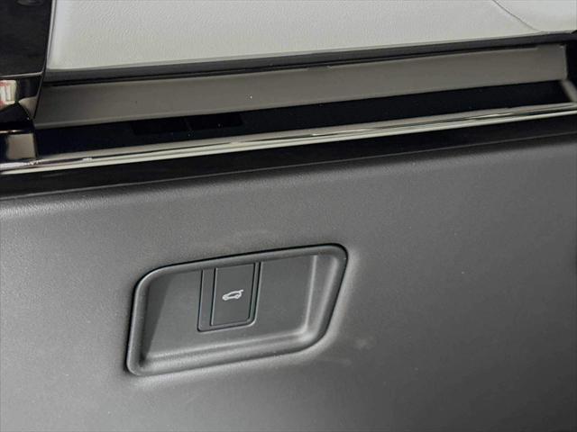 new 2025 Land Rover Range Rover Sport car, priced at $93,960