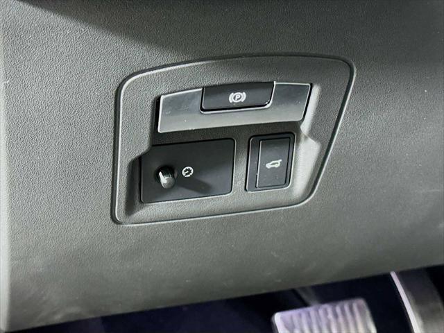 used 2018 Land Rover Range Rover Velar car, priced at $33,998
