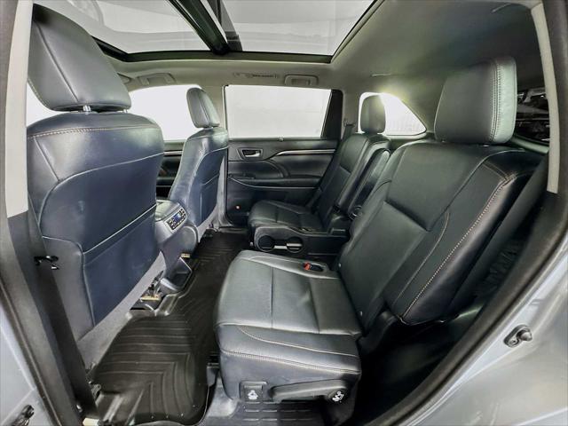 used 2015 Toyota Highlander car, priced at $18,998