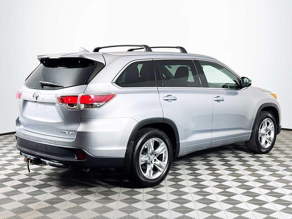 used 2015 Toyota Highlander car, priced at $15,998