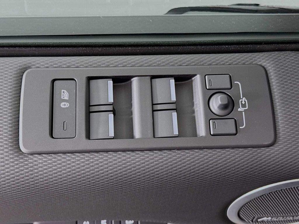 new 2025 Land Rover Discovery car, priced at $82,618