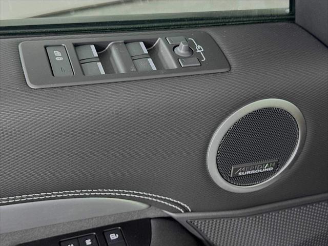 new 2025 Land Rover Discovery car, priced at $80,525