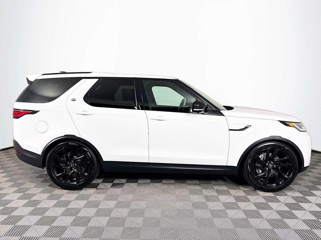 new 2025 Land Rover Discovery car, priced at $69,518