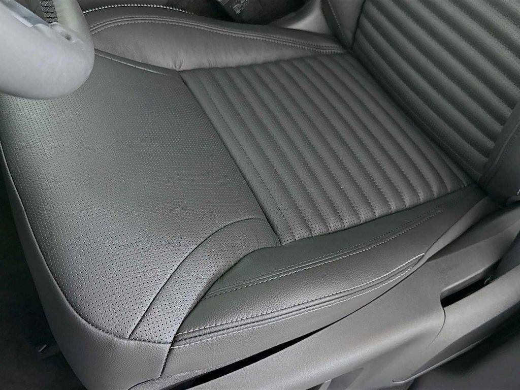 new 2025 Land Rover Discovery car, priced at $69,518