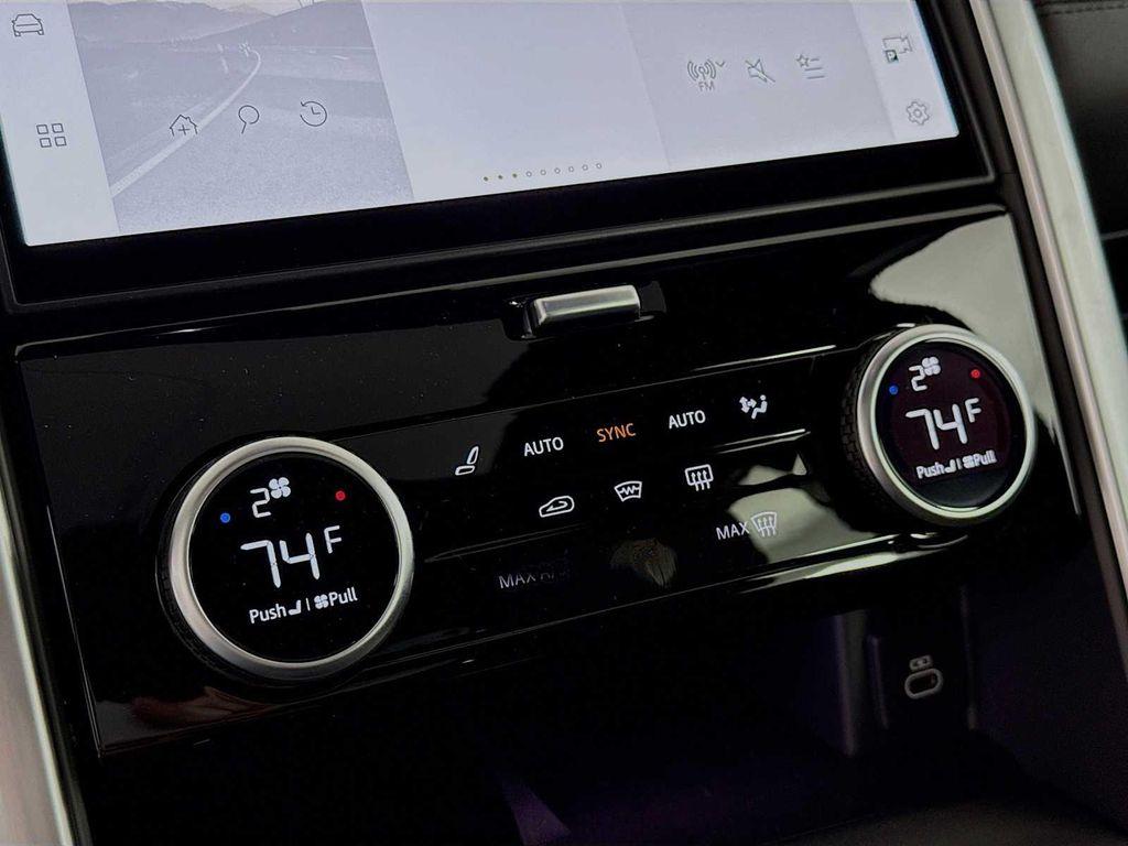 new 2025 Land Rover Discovery car, priced at $69,518