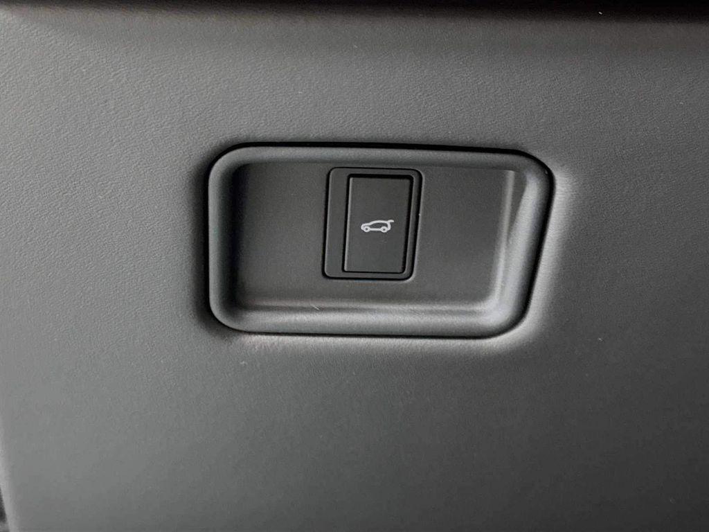 new 2025 Land Rover Range Rover Sport car