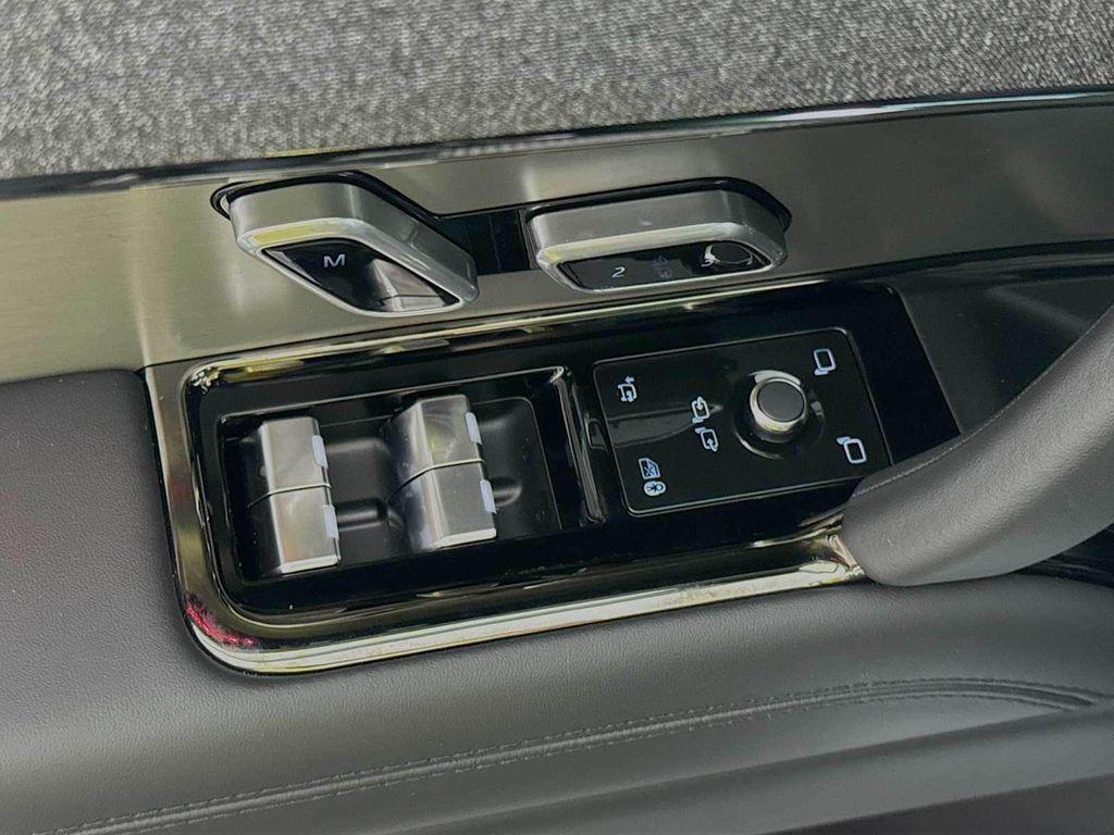 new 2025 Land Rover Range Rover Sport car