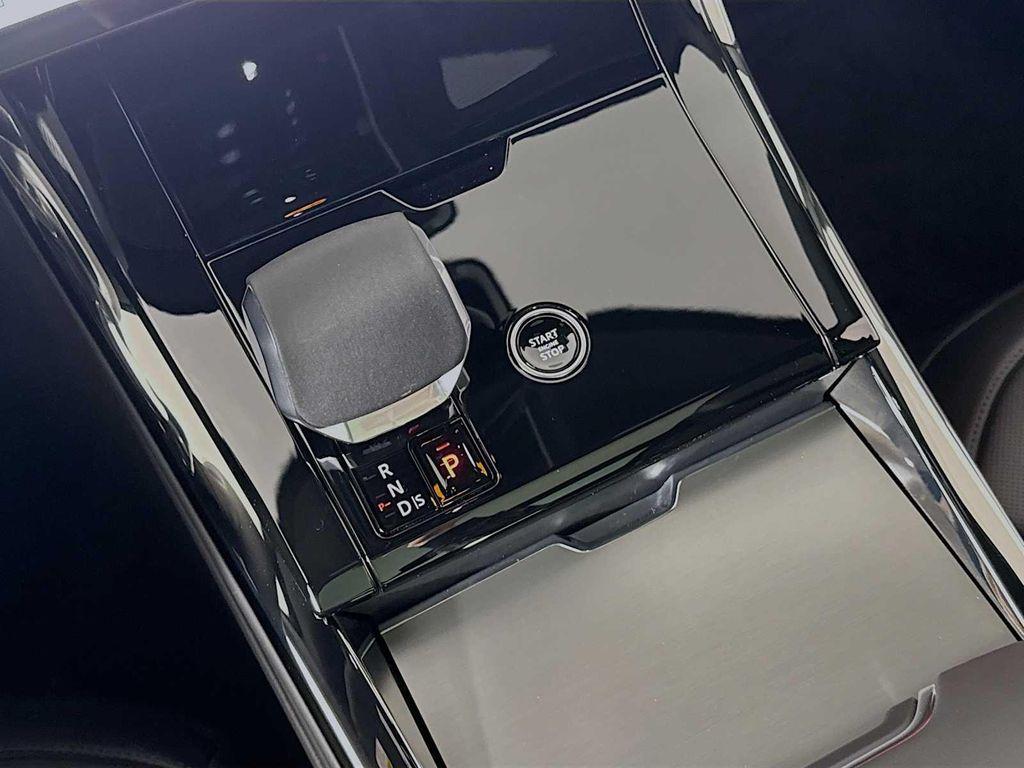 new 2025 Land Rover Range Rover Sport car