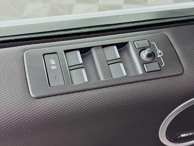 used 2024 Land Rover Discovery car, priced at $57,998