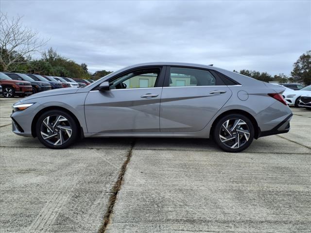 new 2025 Hyundai Elantra car, priced at $27,650