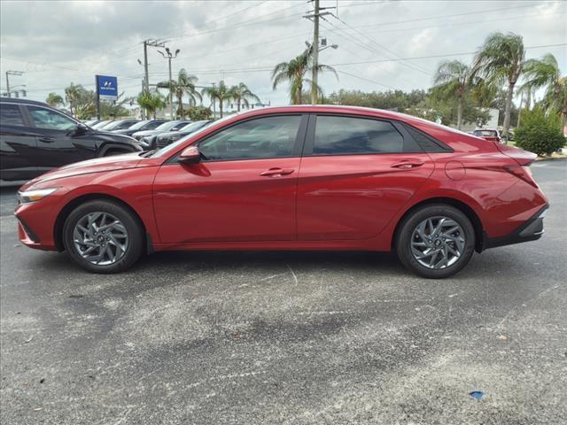 new 2025 Hyundai Elantra HEV car, priced at $27,285