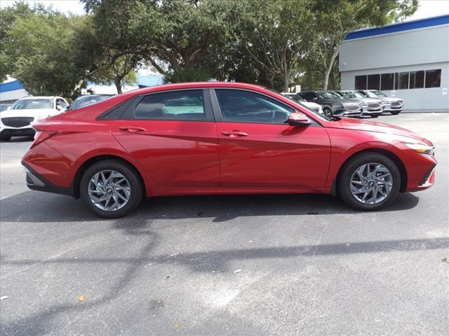 new 2025 Hyundai Elantra HEV car, priced at $27,285