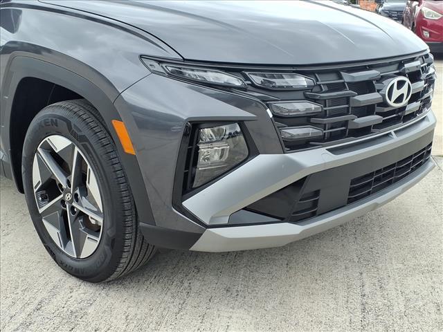 new 2025 Hyundai TUCSON Hybrid car, priced at $39,005