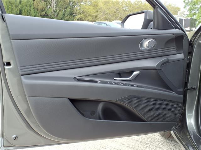 new 2025 Hyundai Elantra car