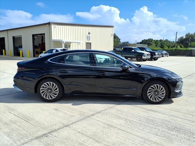 new 2025 Hyundai Sonata Hybrid car, priced at $38,131