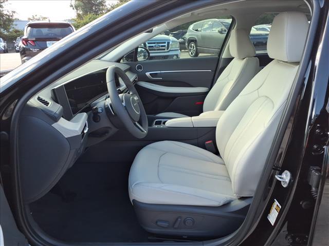 new 2025 Hyundai Sonata Hybrid car, priced at $38,131