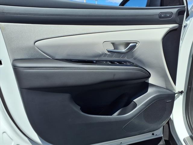 new 2025 Hyundai TUCSON Hybrid car, priced at $43,815