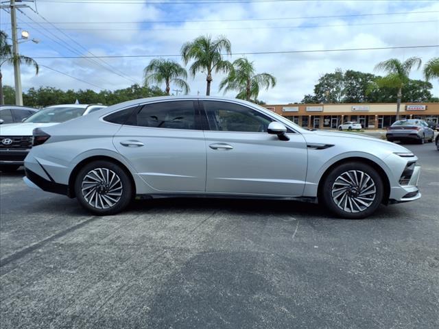 new 2025 Hyundai Sonata Hybrid car, priced at $33,065