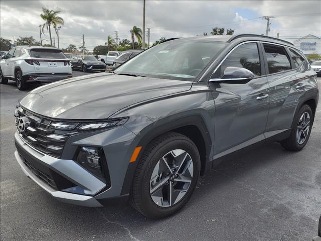 new 2025 Hyundai Tucson car, priced at $35,000