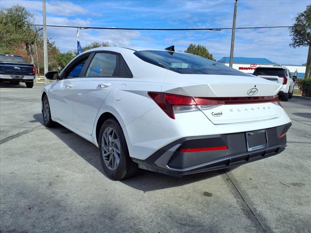 new 2024 Hyundai Elantra car, priced at $24,020