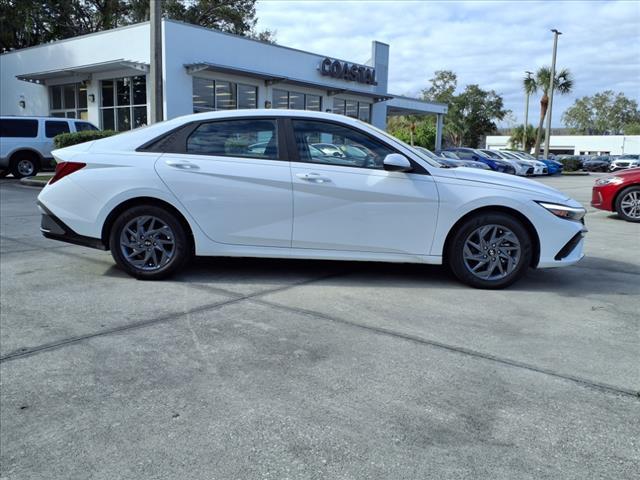 new 2024 Hyundai Elantra car, priced at $24,020