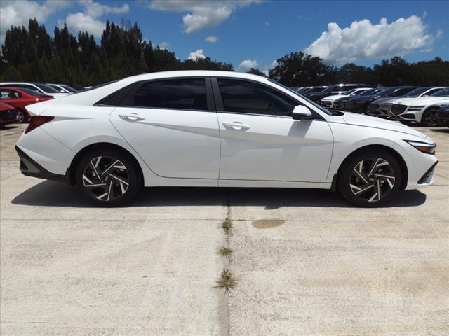 new 2024 Hyundai Elantra car, priced at $28,725