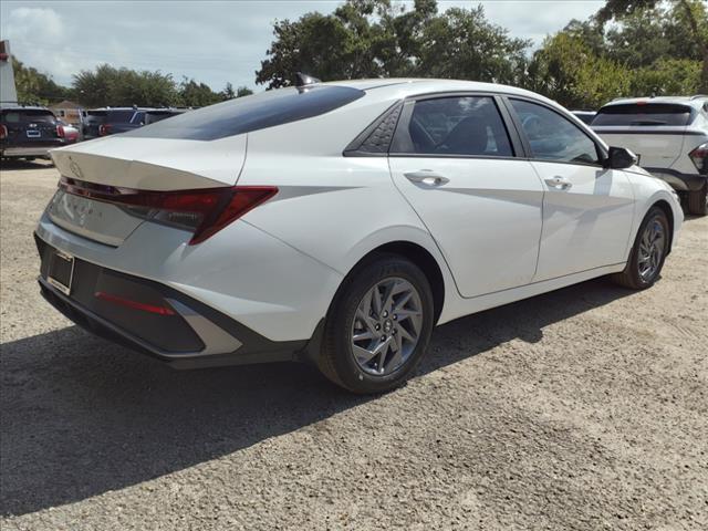 new 2024 Hyundai Elantra car, priced at $25,275